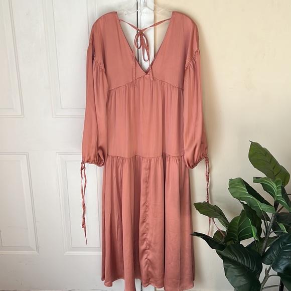 ASOS DESIGN satin tiered trapeze midi smock dress in dusky pink
 Size 4 NWOT. - Picture 5 of 11